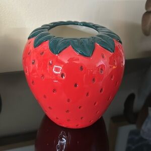 Free people base strawberry